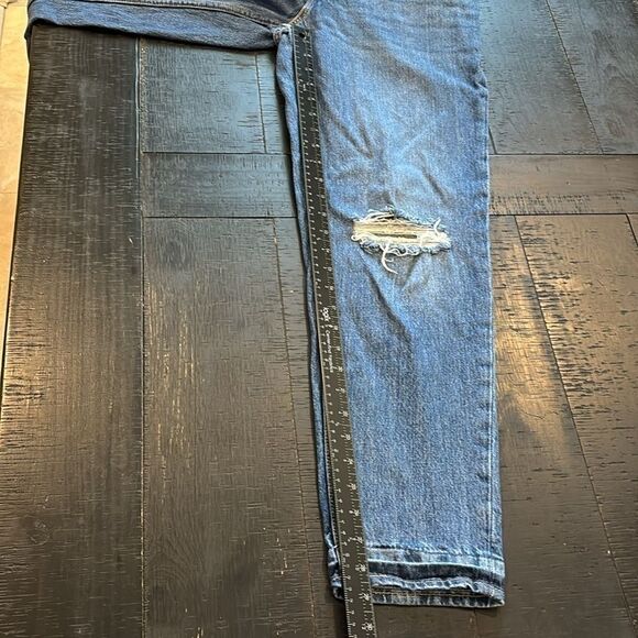 Levi’s 80’s Mom Jean W30 L30 Distressed High Rise Cotton Jeans - Picture 12 of 15